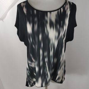 🎄tunic black & white🎄 blended front pane top